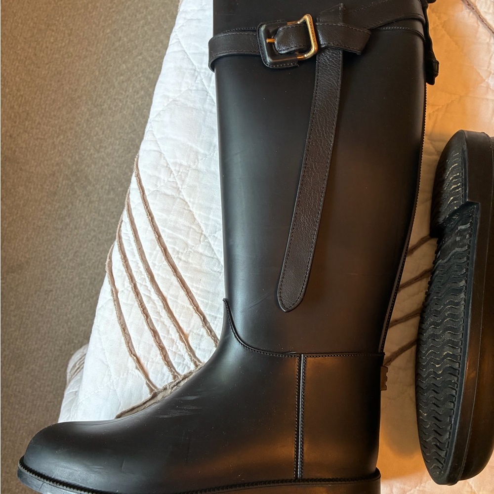 Women’s BURBERRY “Roscot” Black Rubber Riding Rainboots - SZ 38. US 8 - Picture 13 of 14